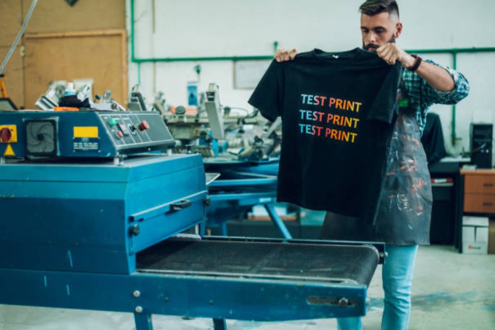 Screen Printing vs. DTG: Which Method is Right for Your Business?